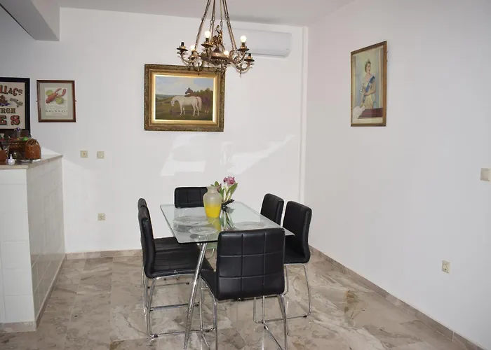 Farma Koudoura Σπίτι διακοπών Τράπεζα