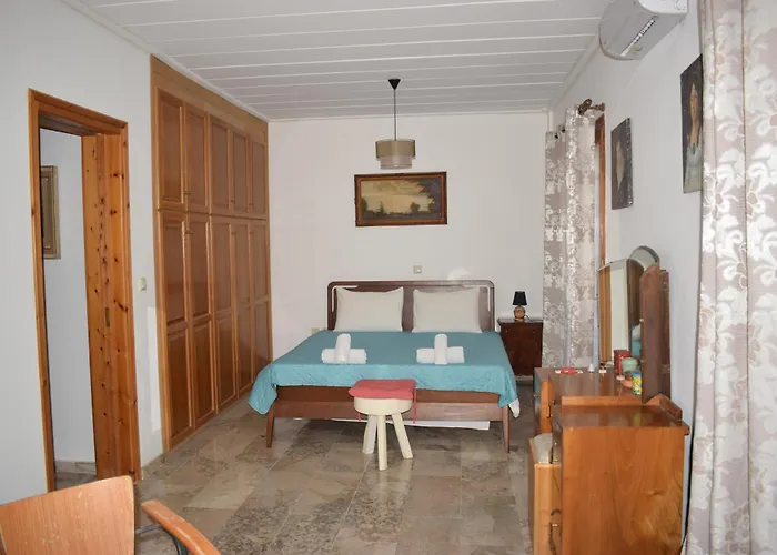 Farma Koudoura * Trapeza (Peloponnese)