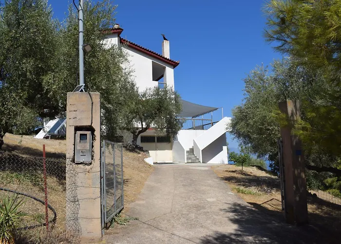 Farma Koudoura Trapeza (Peloponnese)